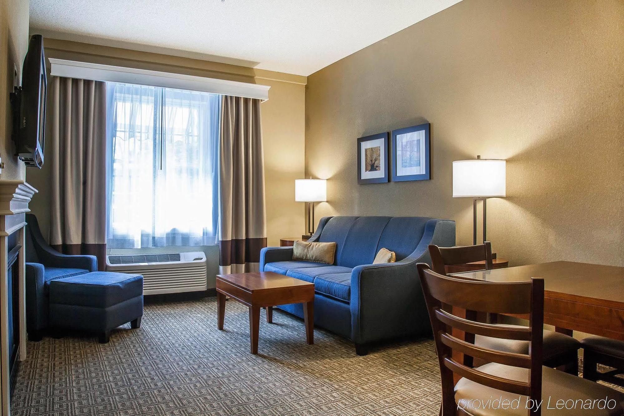 Comfort Inn & Suites Sturbridge-Brimfield 외부 사진