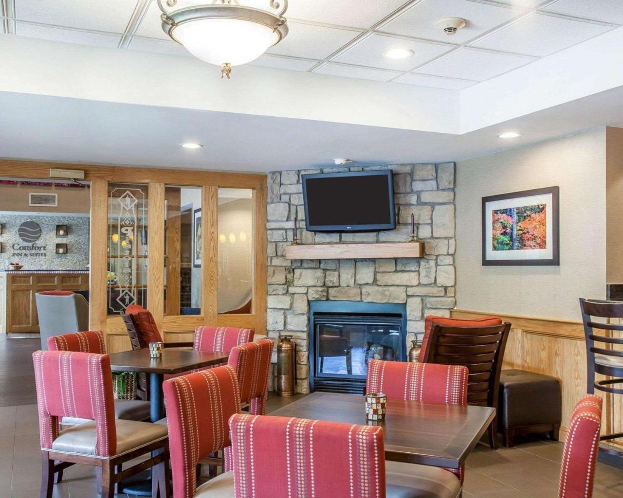 Comfort Inn & Suites Sturbridge-Brimfield 외부 사진