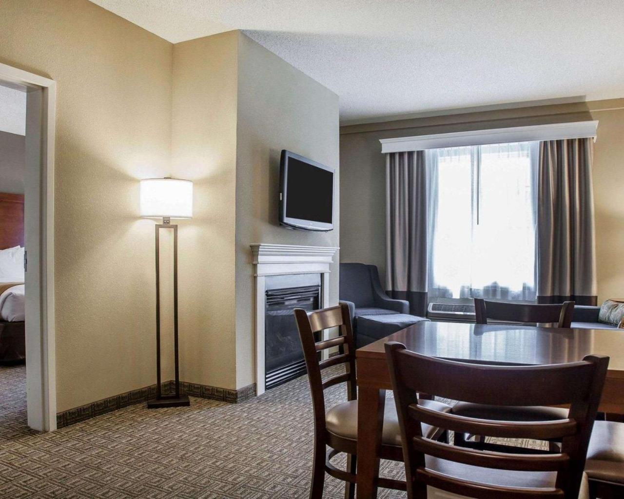 Comfort Inn & Suites Sturbridge-Brimfield 외부 사진